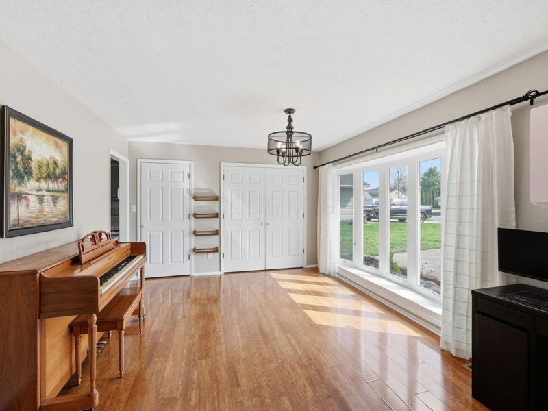 374 N Sarwil Drive, Canal Winchester, OH 43110 Photo 10