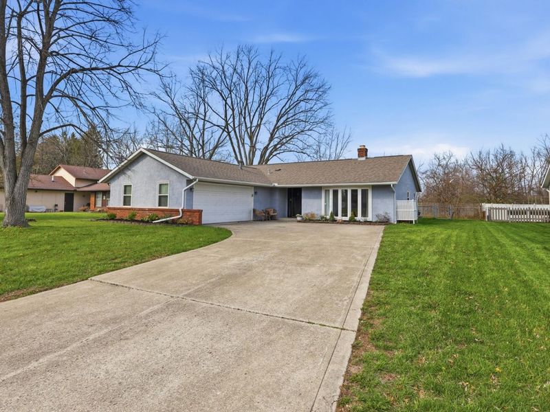 374 N Sarwil Drive, Canal Winchester, OH 43110 Photo 2