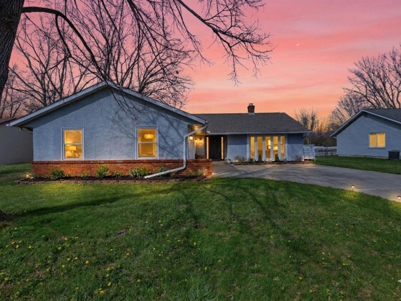 374 N Sarwil Drive, Canal Winchester, OH 43110 Photo 3