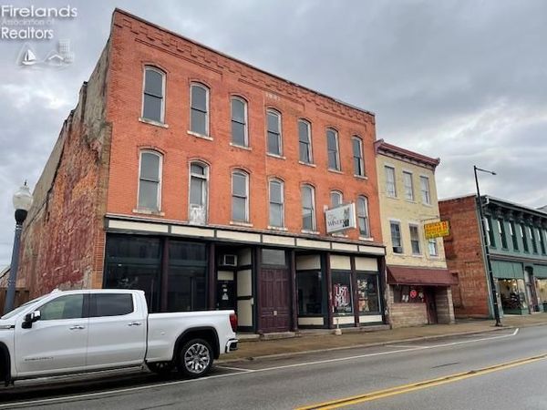 227 E Harding Way, Galion, OH 44833