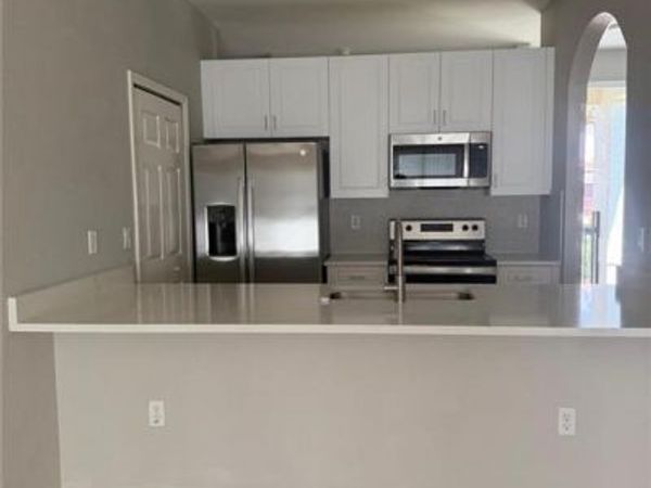 7350 Bristol CIR, NAPLES, FL 34120