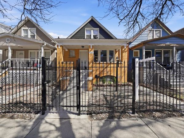 7047 S Winchester Avenue, Chicago, IL 60636