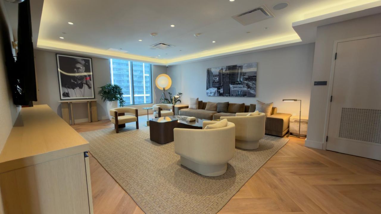 121 NE 5th Street, Unit 2406, Miami, FL 33132 Photo