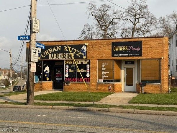 4491-4493 Pearl Road, Cleveland, OH 44109