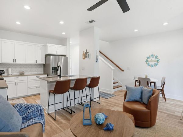 512 Palmer DR, Point Venture, TX 78645