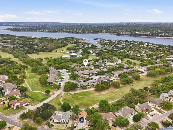 512 Palmer DR , Lago Vista, TX 78645