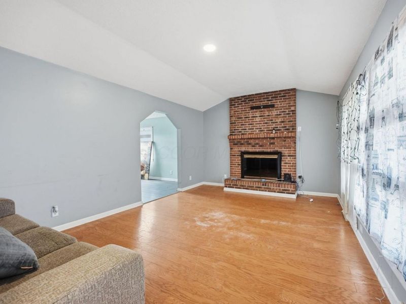 455 Whitehall Drive, Columbus, OH 43213 Photo 2