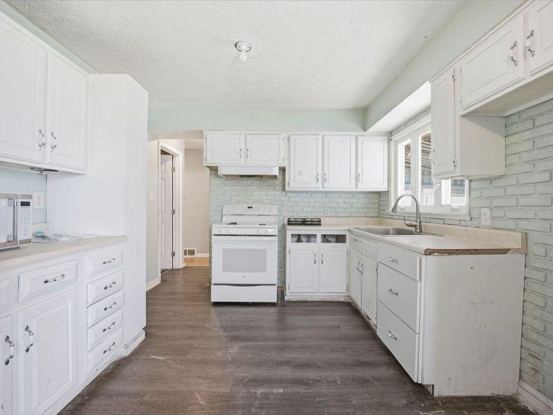 455 Whitehall Drive, Columbus, OH 43213 Photo 5