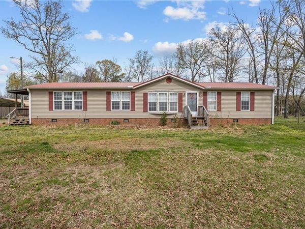 6955 Garrett Store Road , Liberty, NC 27298