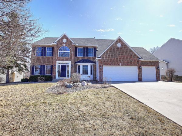 1595 Spinaker Drive, Woodbury, MN 55125
