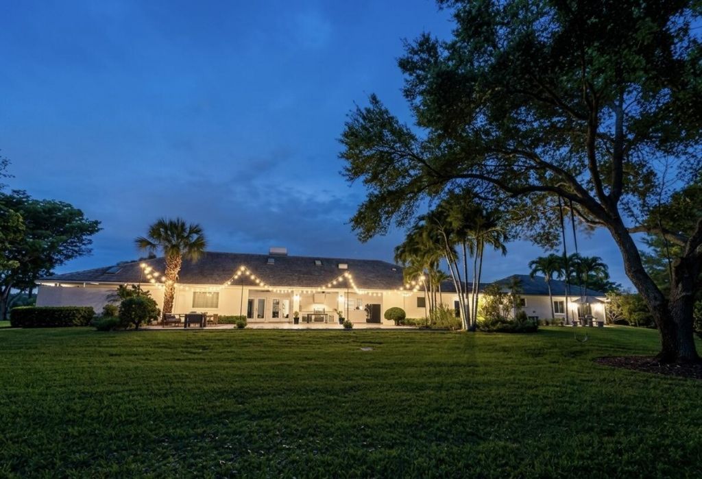 8677 Estate Drive, West Palm Beach, FL 33411 Photo