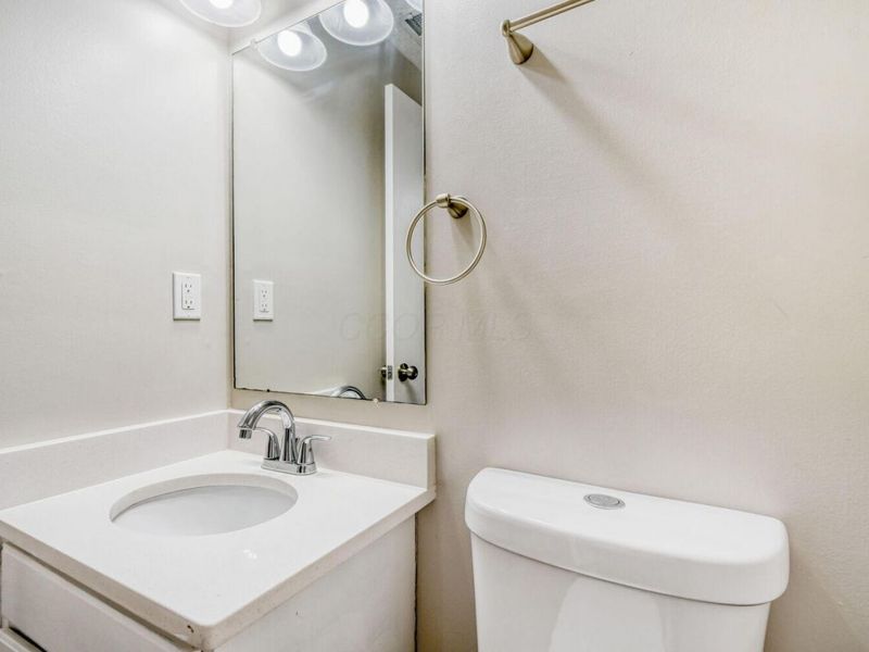 1038 Robmeyer Drive, Columbus, OH 43207 Photo 11