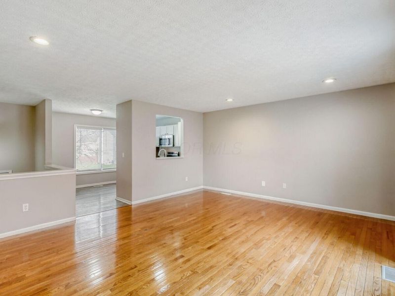 1038 Robmeyer Drive, Columbus, OH 43207 Photo 8