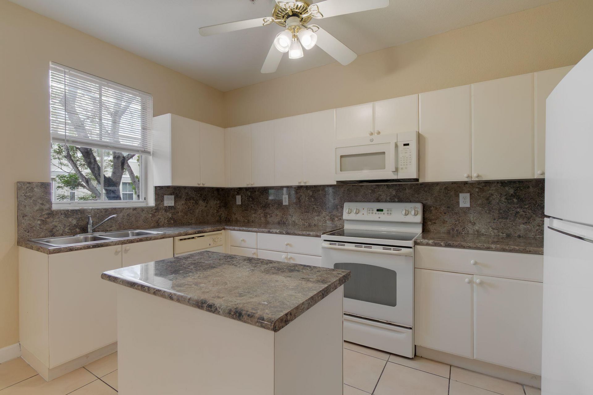 4004 Shoma Drive, Unit 4004, West Palm Beach, FL 33414 Photo