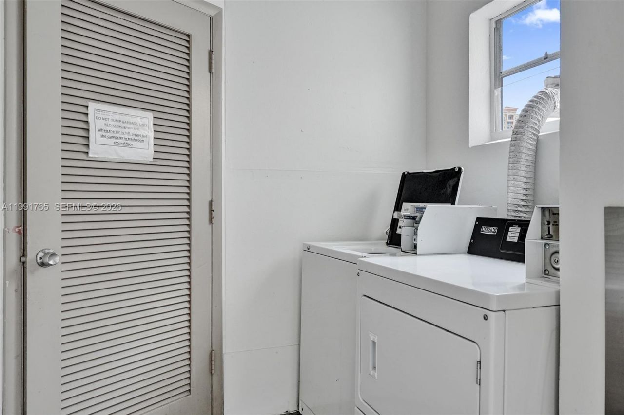 3181 S Ocean Dr , Unit 305, Hallandale Beach, FL 33009 Photo