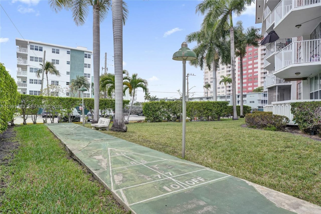 3181 S Ocean Dr , Unit 305, Hallandale Beach, FL 33009 Photo