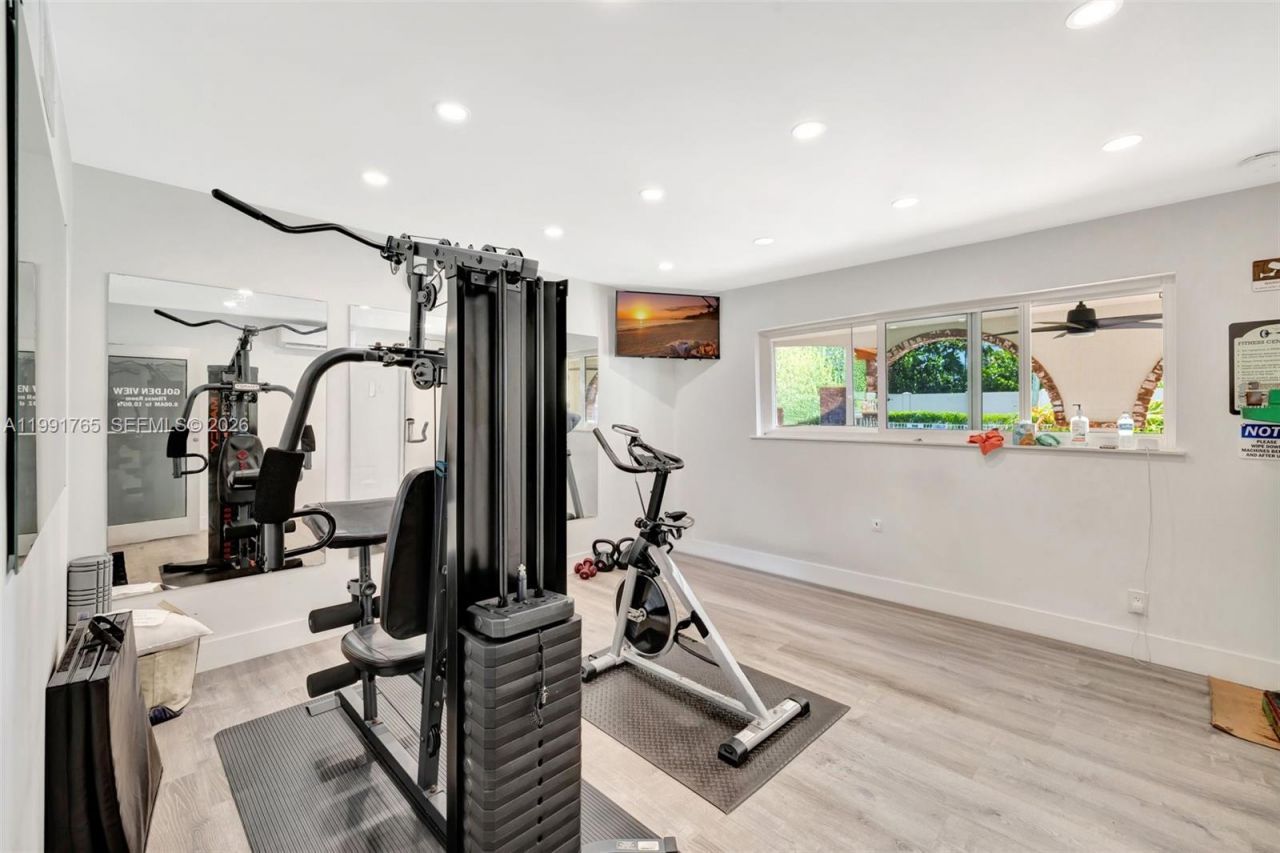 3181 S Ocean Dr , Unit 305, Hallandale Beach, FL 33009 Photo