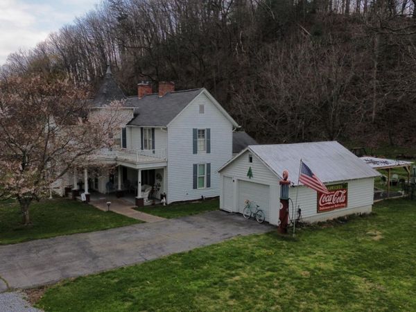 21786 Monroe Road, Damascus, VA 24236