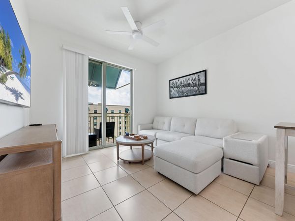 610 Clematis Street, Unit 811, West Palm Beach, FL 33401