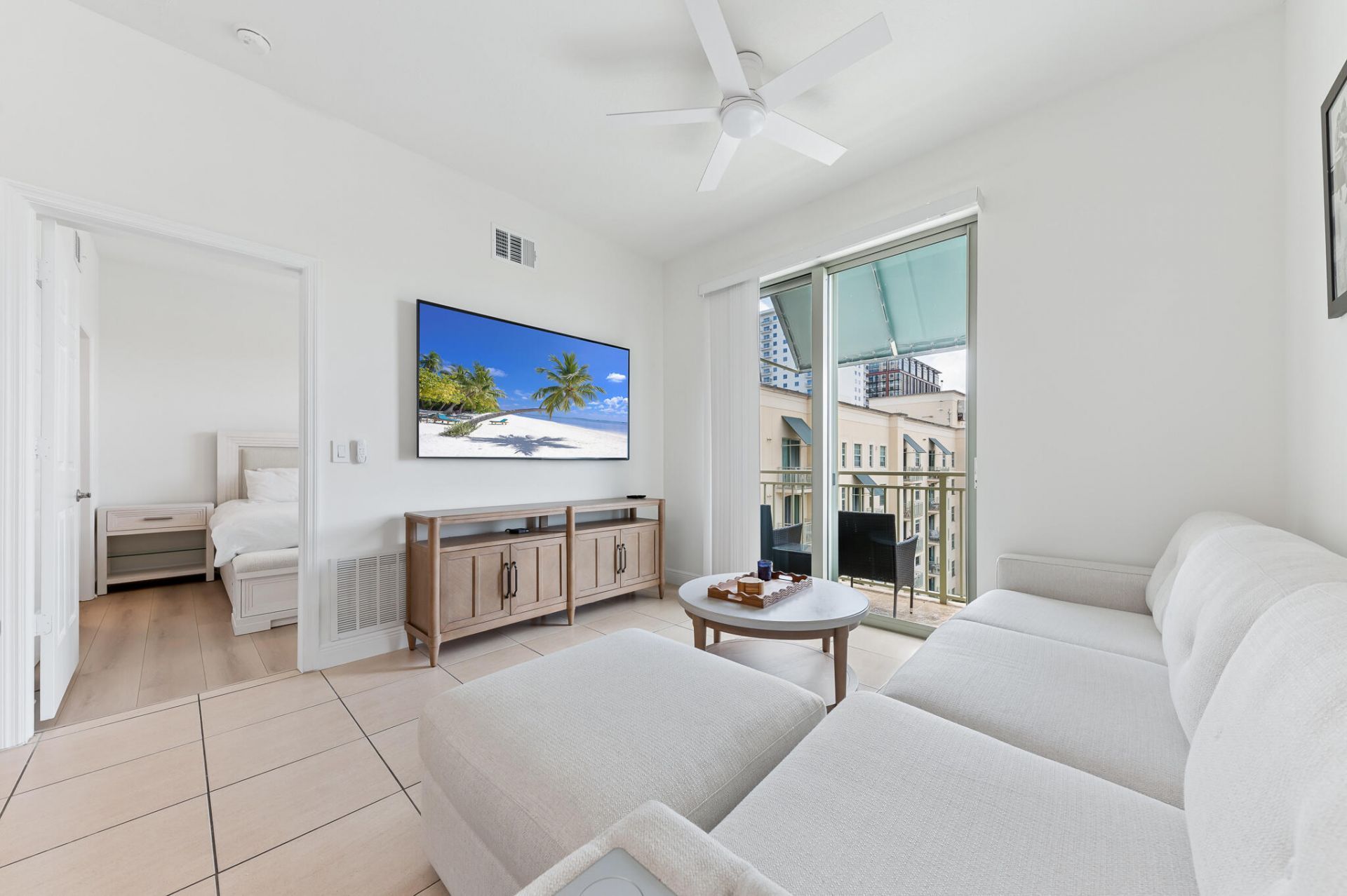 610 Clematis Street, Unit 811, West Palm Beach, FL 33401 Photo