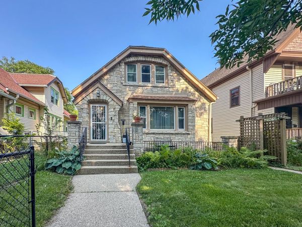 2640 N 48th STREET, Milwaukee, WI 53210