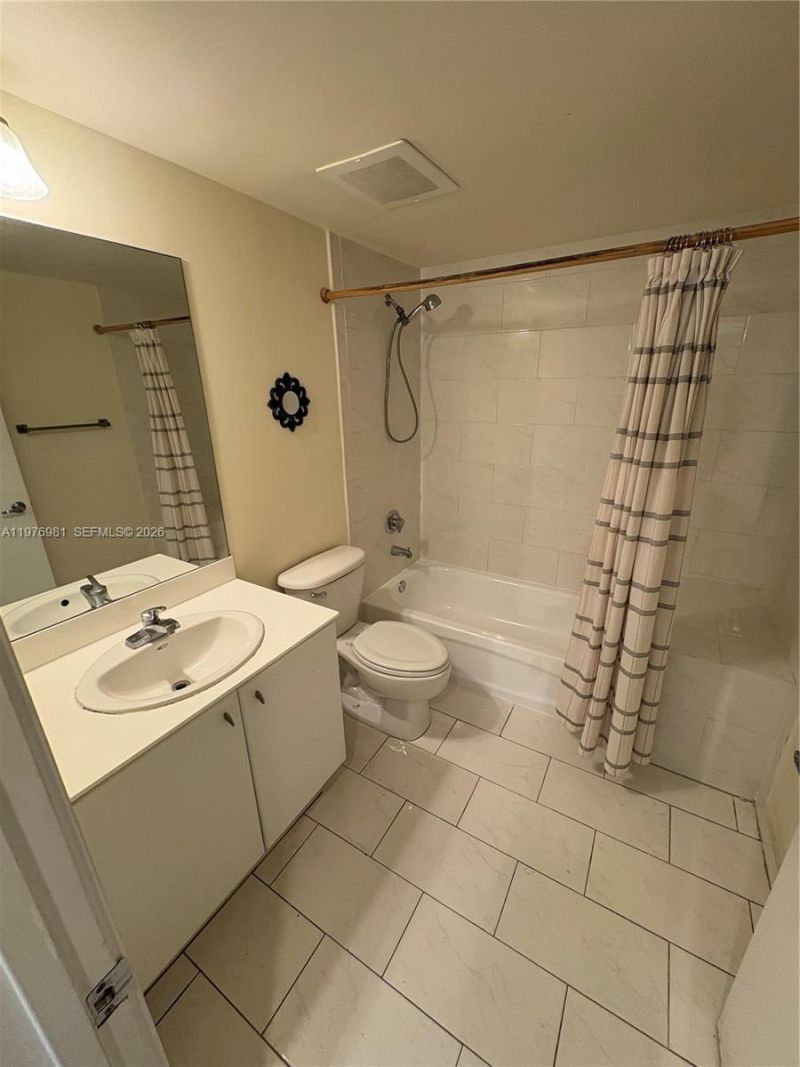 2740 SW 28th Ter, Unit 304, Miami, FL 33133 Photo