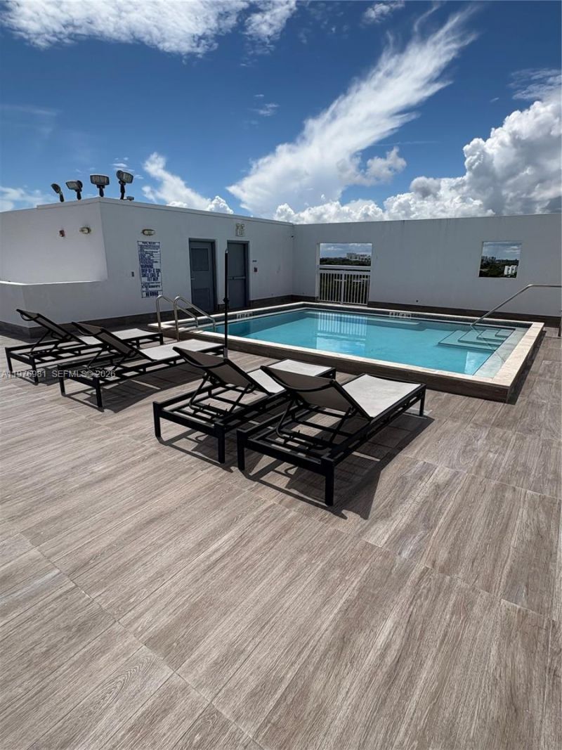 2740 SW 28th Ter, Unit 304, Miami, FL 33133 Photo