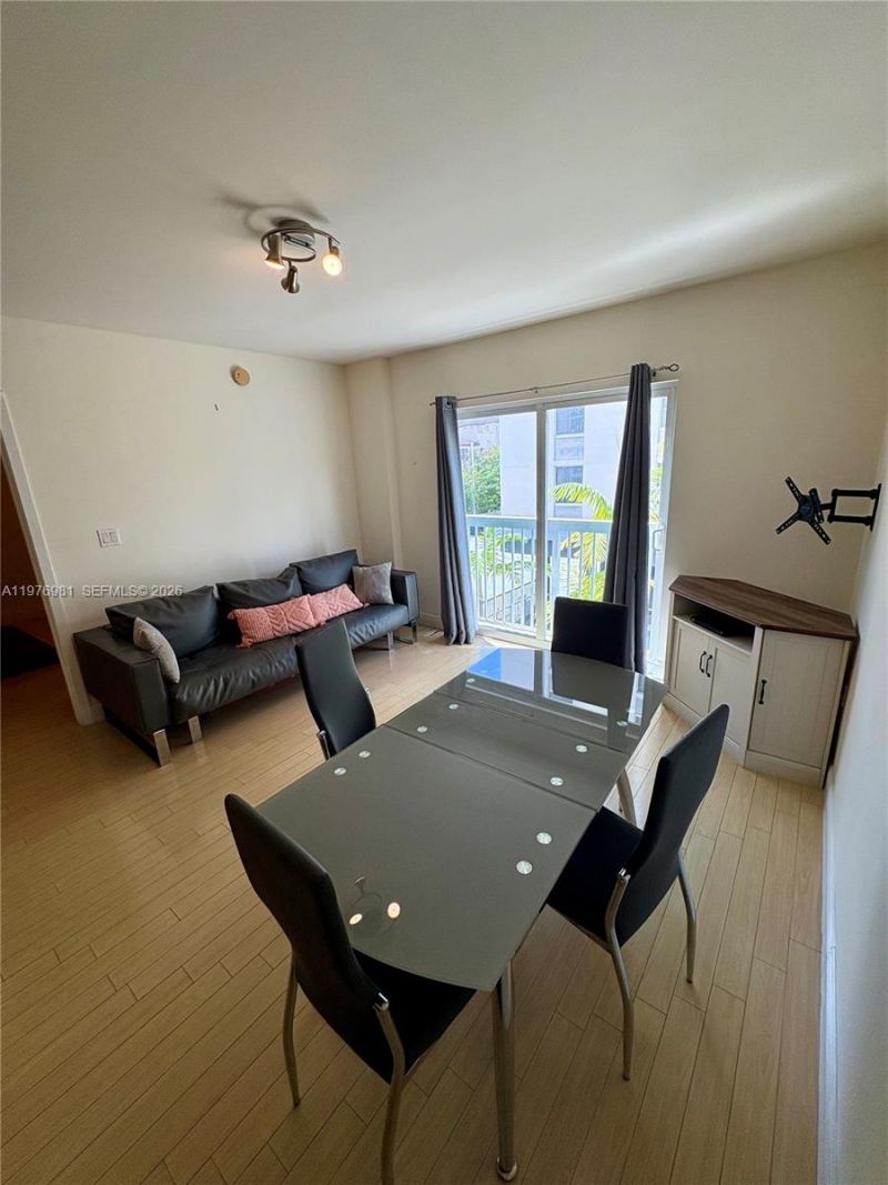 2740 SW 28th Ter, Unit 304, Miami, FL 33133 Photo