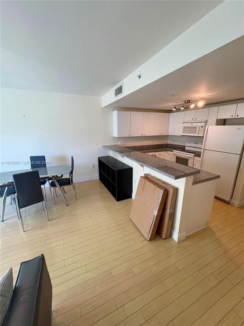 2740 SW 28th Ter, Unit 304, Miami, FL 33133 Photo