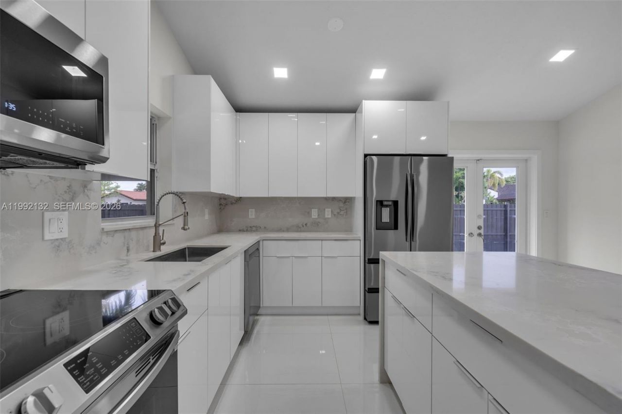 803 NW 133rd Ct , Unit 803, Miami, FL 33182 Photo