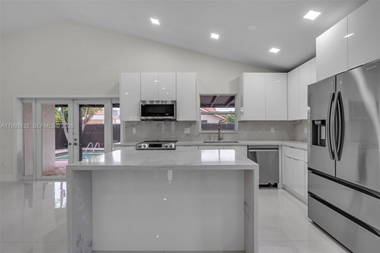 803 NW 133rd Ct , Unit 803, Miami, FL 33182 Photo