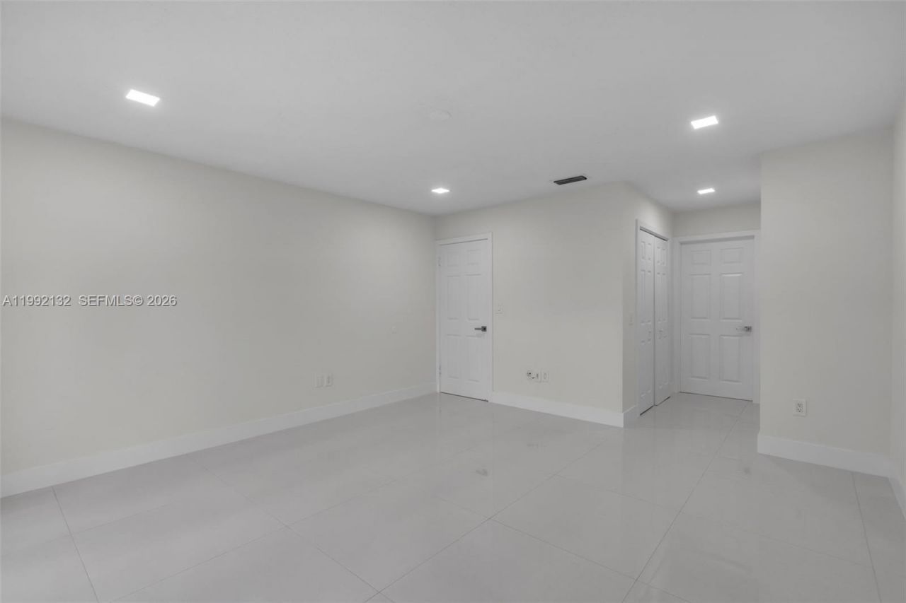 803 NW 133rd Ct , Unit 803, Miami, FL 33182 Photo