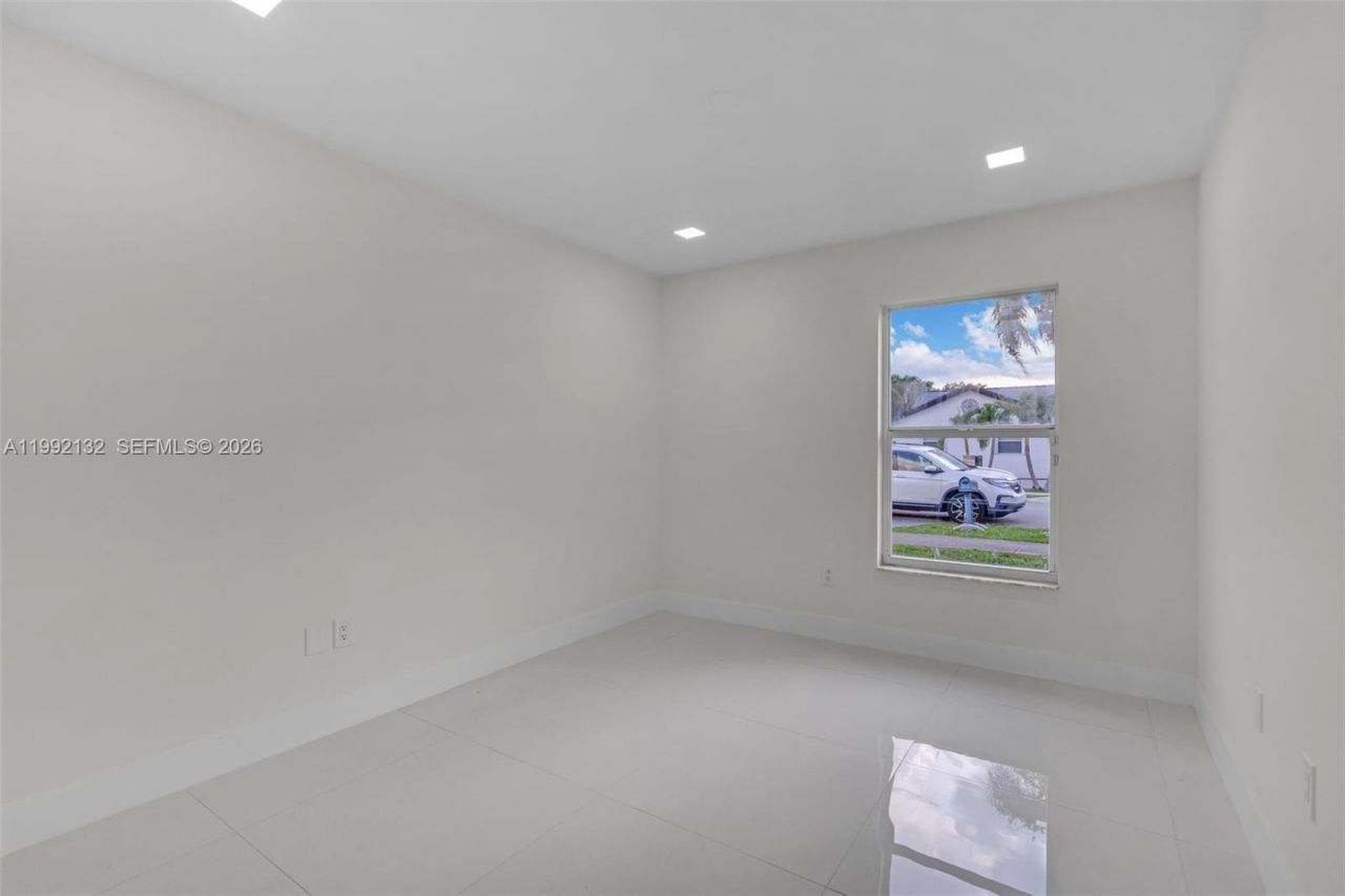 803 NW 133rd Ct , Unit 803, Miami, FL 33182 Photo