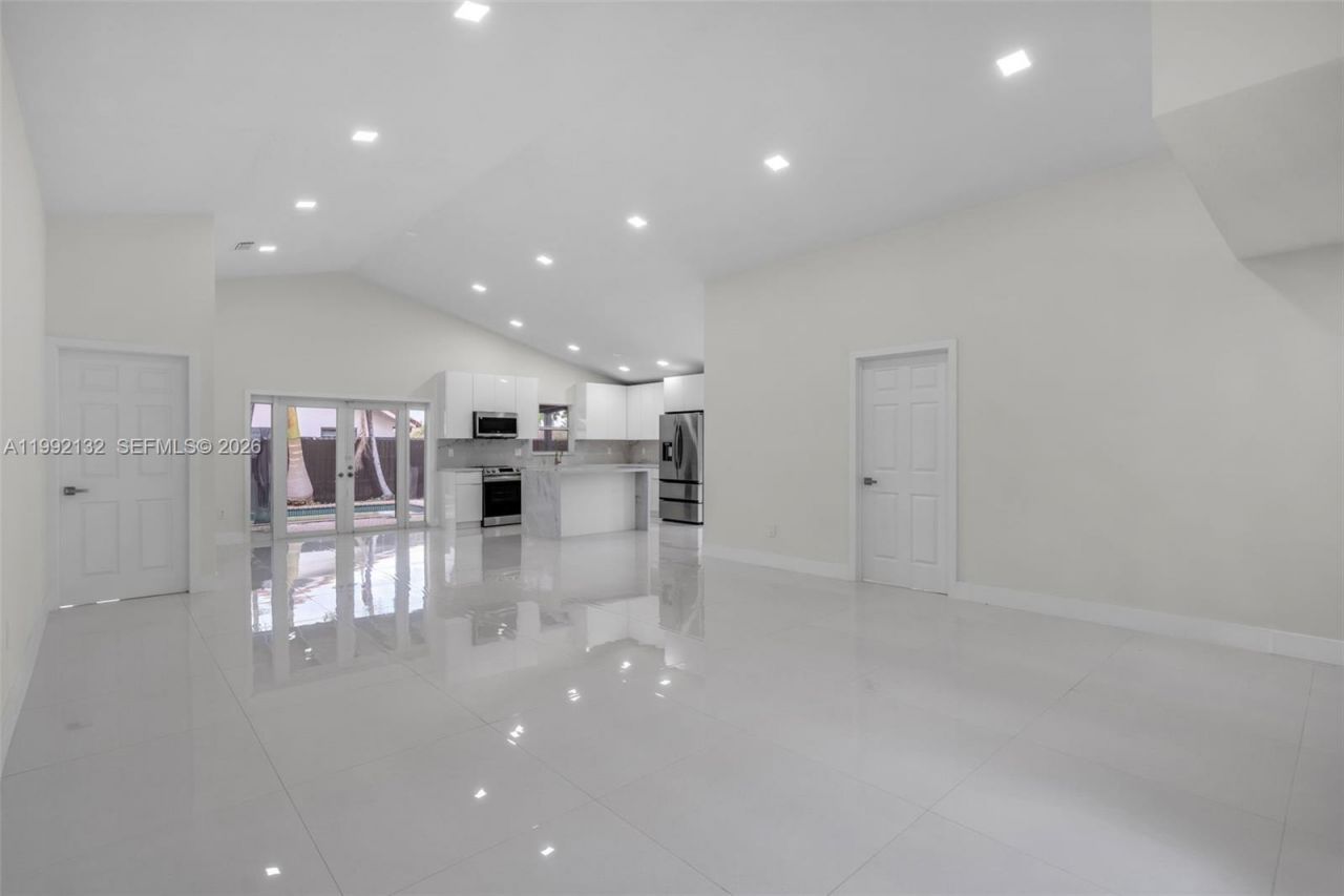 803 NW 133rd Ct , Unit 803, Miami, FL 33182 Photo