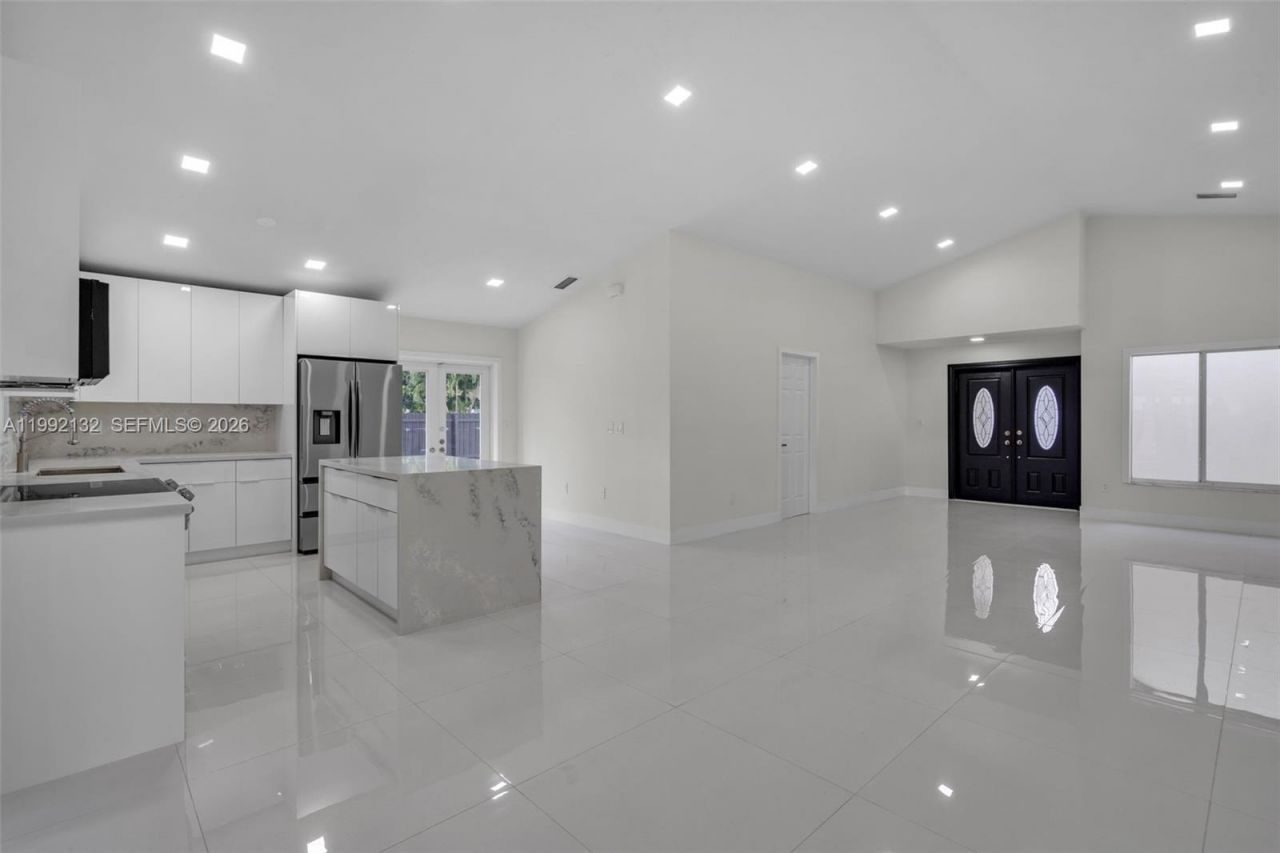 803 NW 133rd Ct , Unit 803, Miami, FL 33182 Photo