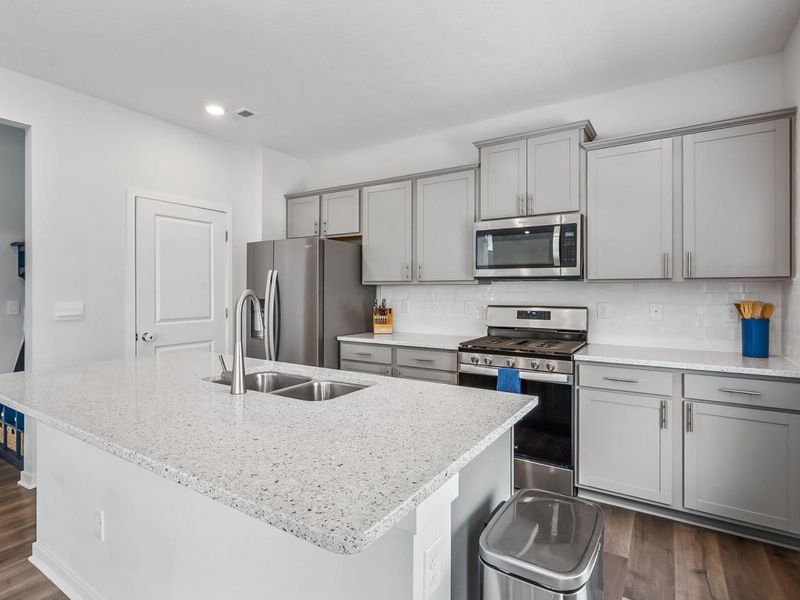 888 Sunny Vale Drive, Delaware, OH 43015 Photo 7