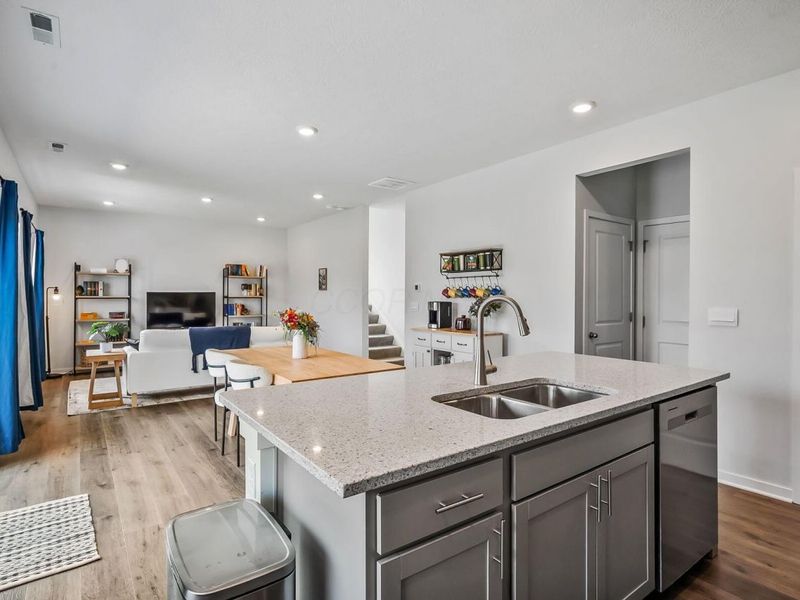 888 Sunny Vale Drive, Delaware, OH 43015 Photo 8