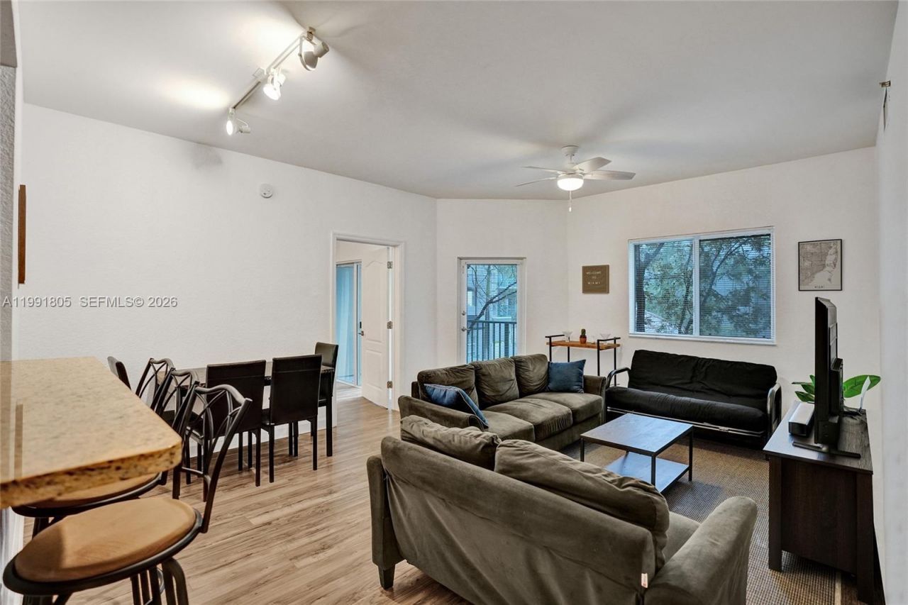 6001 SW 70th St , Unit 252, South Miami, FL 33143 Photo