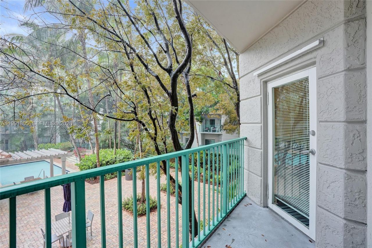 6001 SW 70th St , Unit 252, South Miami, FL 33143 Photo