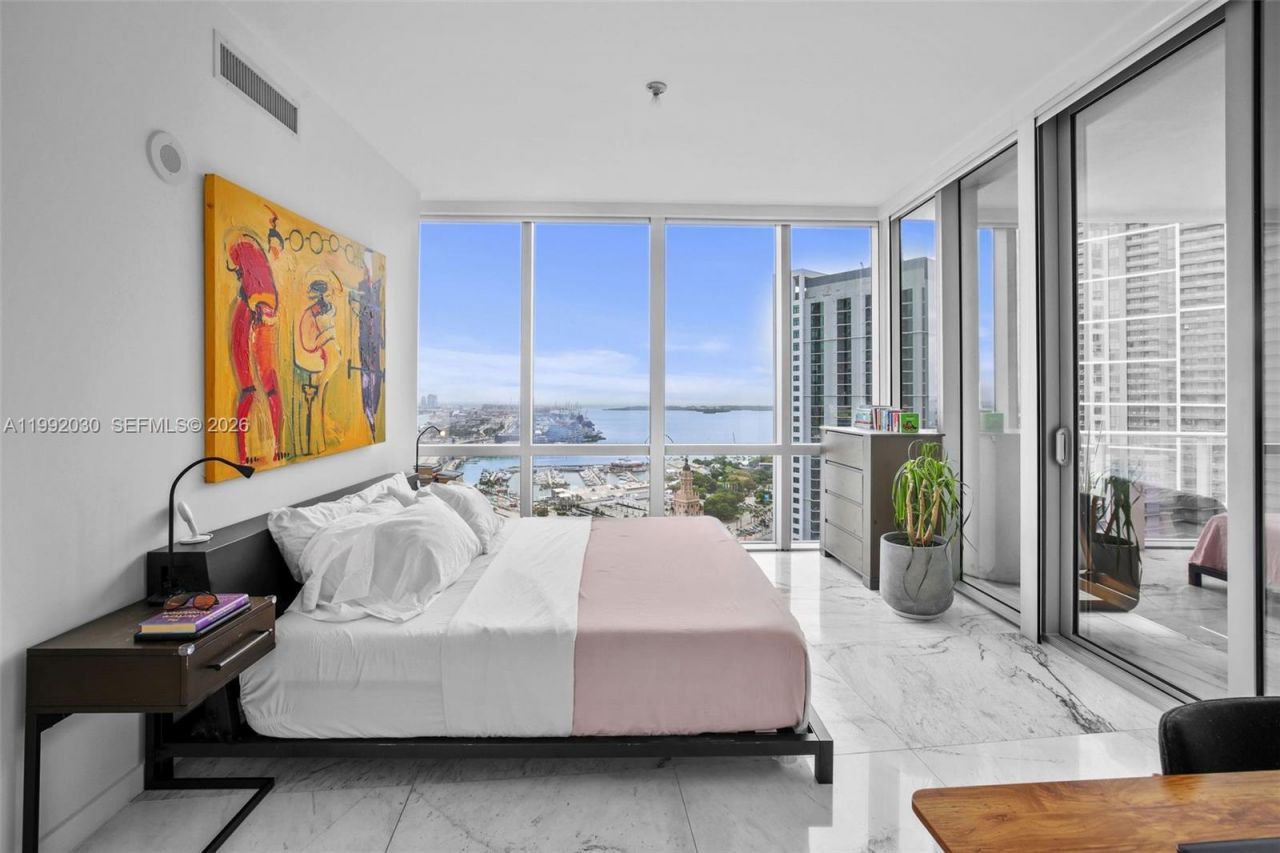 851 NE 1st Ave, Unit 3211, Miami, FL 33132 Photo