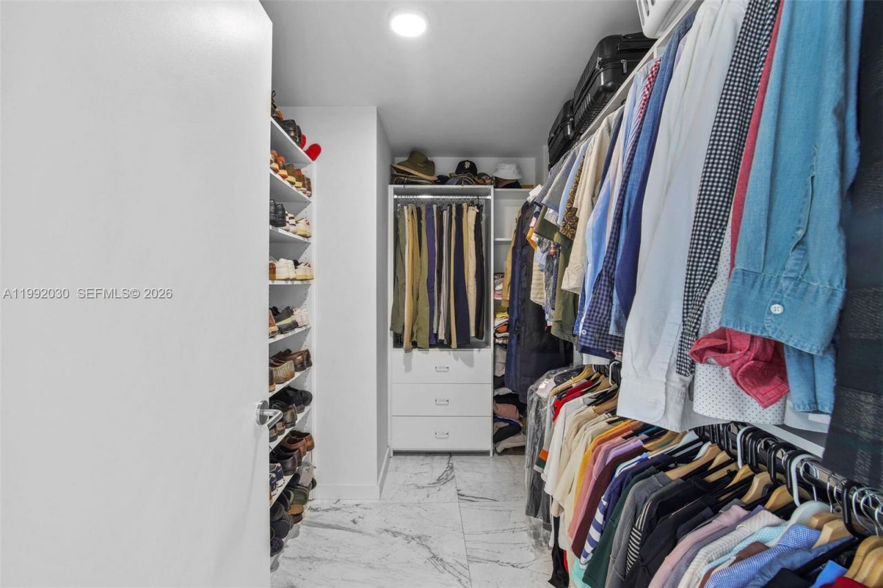 851 NE 1st Ave, Unit 3211, Miami, FL 33132 Photo