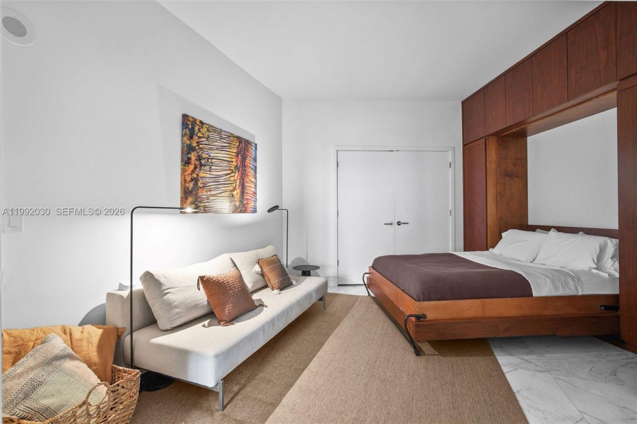 851 NE 1st Ave, Unit 3211, Miami, FL 33132 Photo