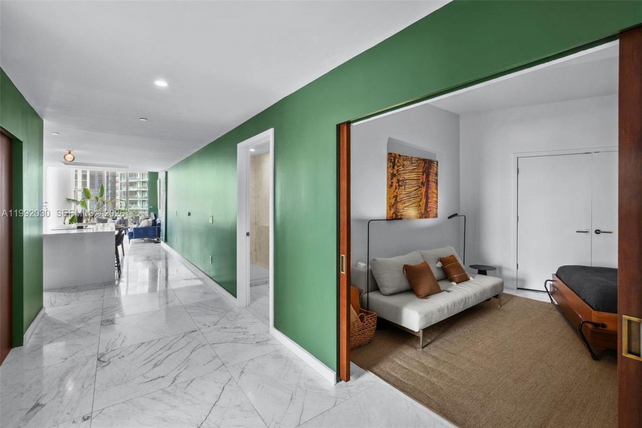 851 NE 1st Ave, Unit 3211, Miami, FL 33132 Photo