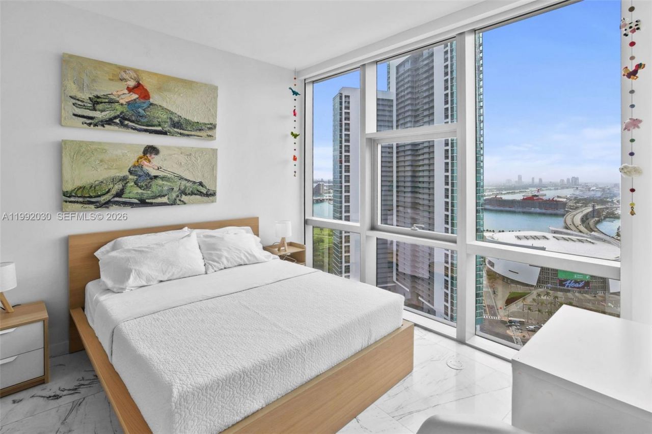 851 NE 1st Ave, Unit 3211, Miami, FL 33132 Photo