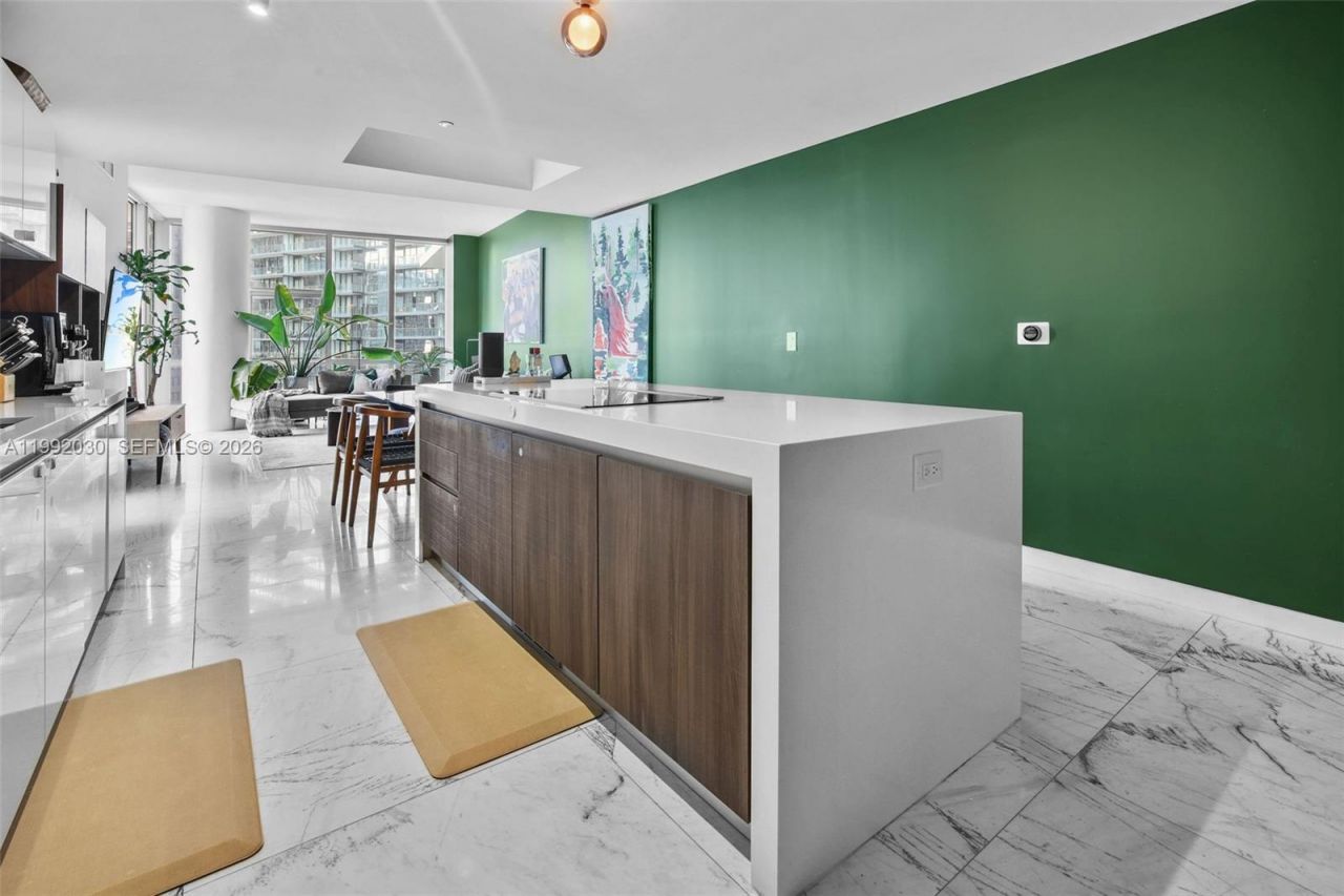 851 NE 1st Ave, Unit 3211, Miami, FL 33132 Photo