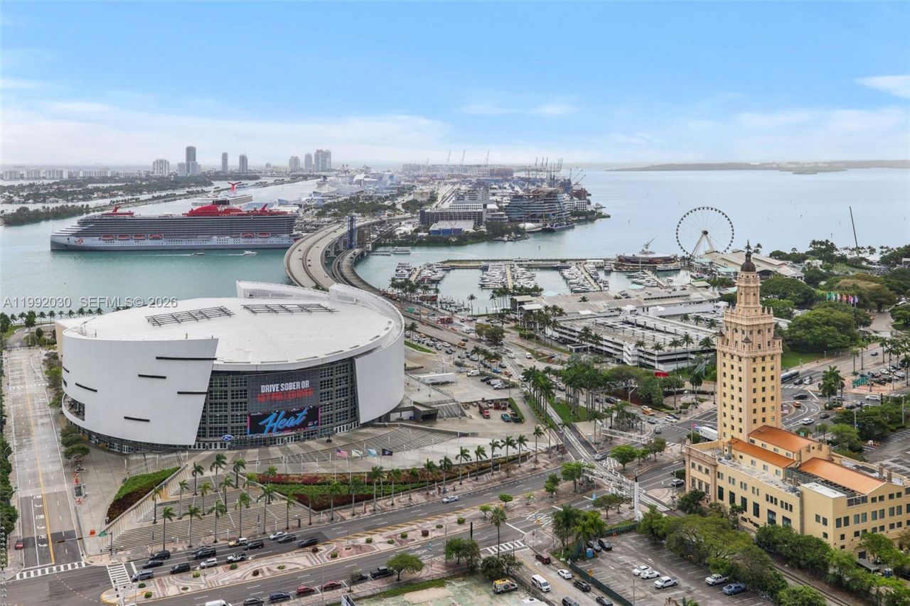 851 NE 1st Ave, Unit 3211, Miami, FL 33132 Photo