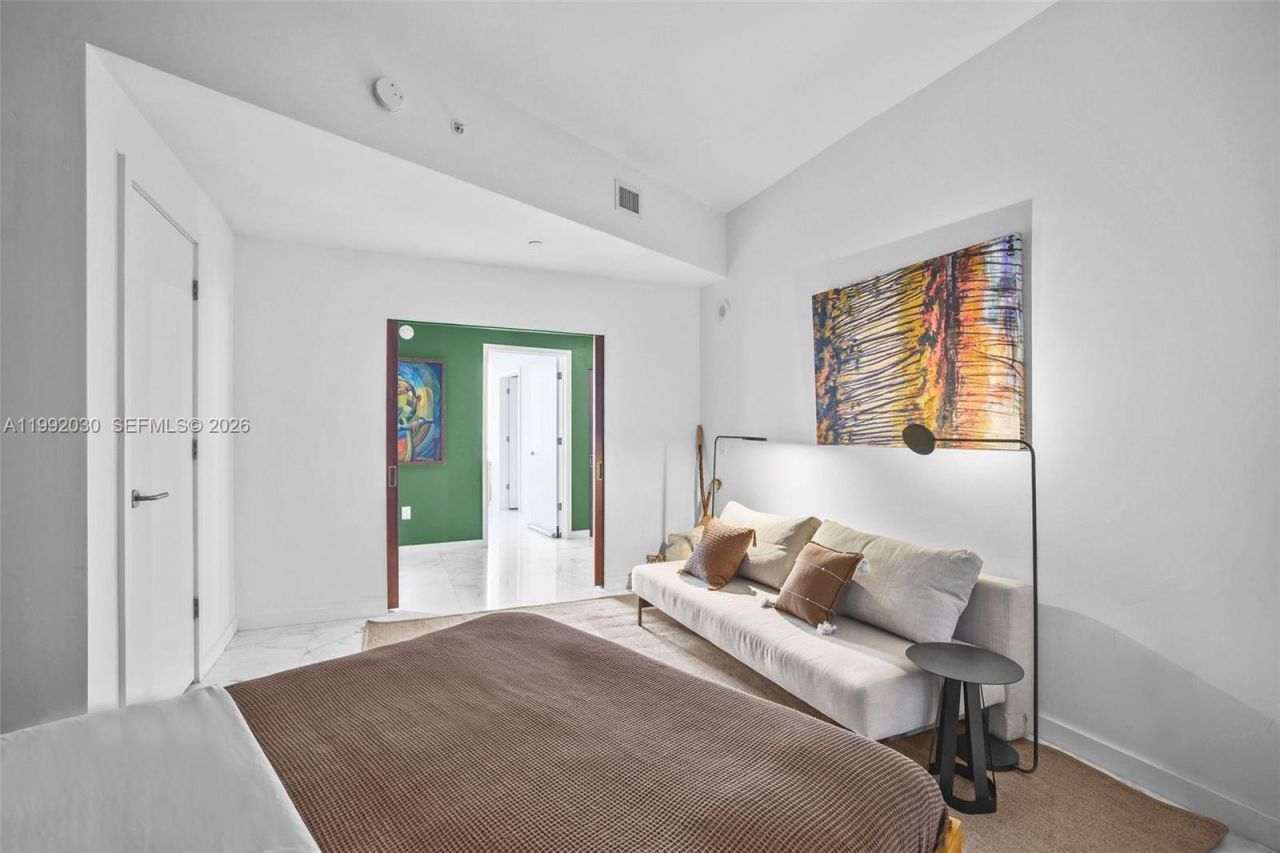 851 NE 1st Ave, Unit 3211, Miami, FL 33132 Photo