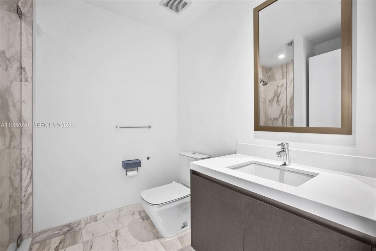 851 NE 1st Ave, Unit 3211, Miami, FL 33132 Photo