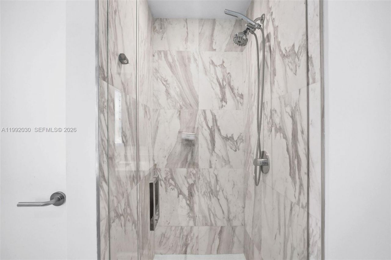 851 NE 1st Ave, Unit 3211, Miami, FL 33132 Photo