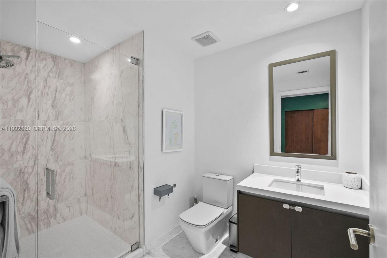 851 NE 1st Ave, Unit 3211, Miami, FL 33132 Photo